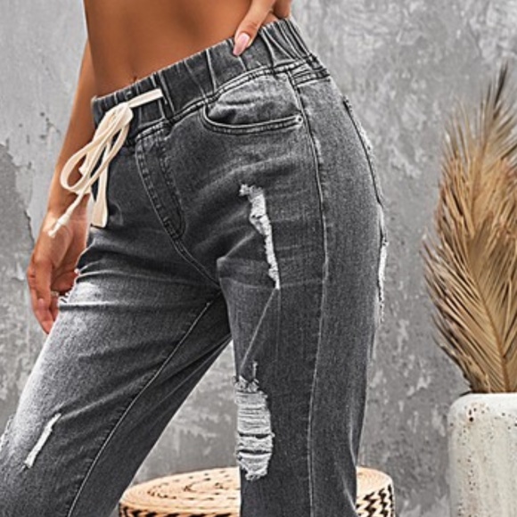 Charcoal Distressed Cropped Jeans - Picture 3 of 6